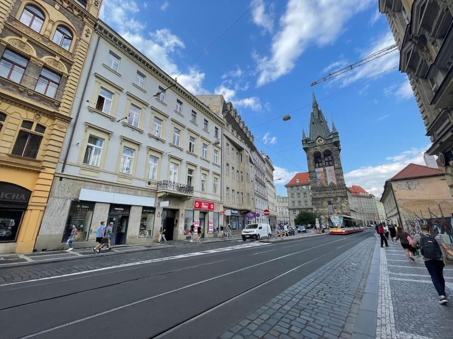 Contemporary Jindrisska Apartment Praha Bagian luar foto