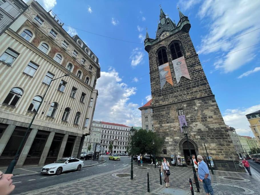 Contemporary Jindrisska Apartment Praha Bagian luar foto