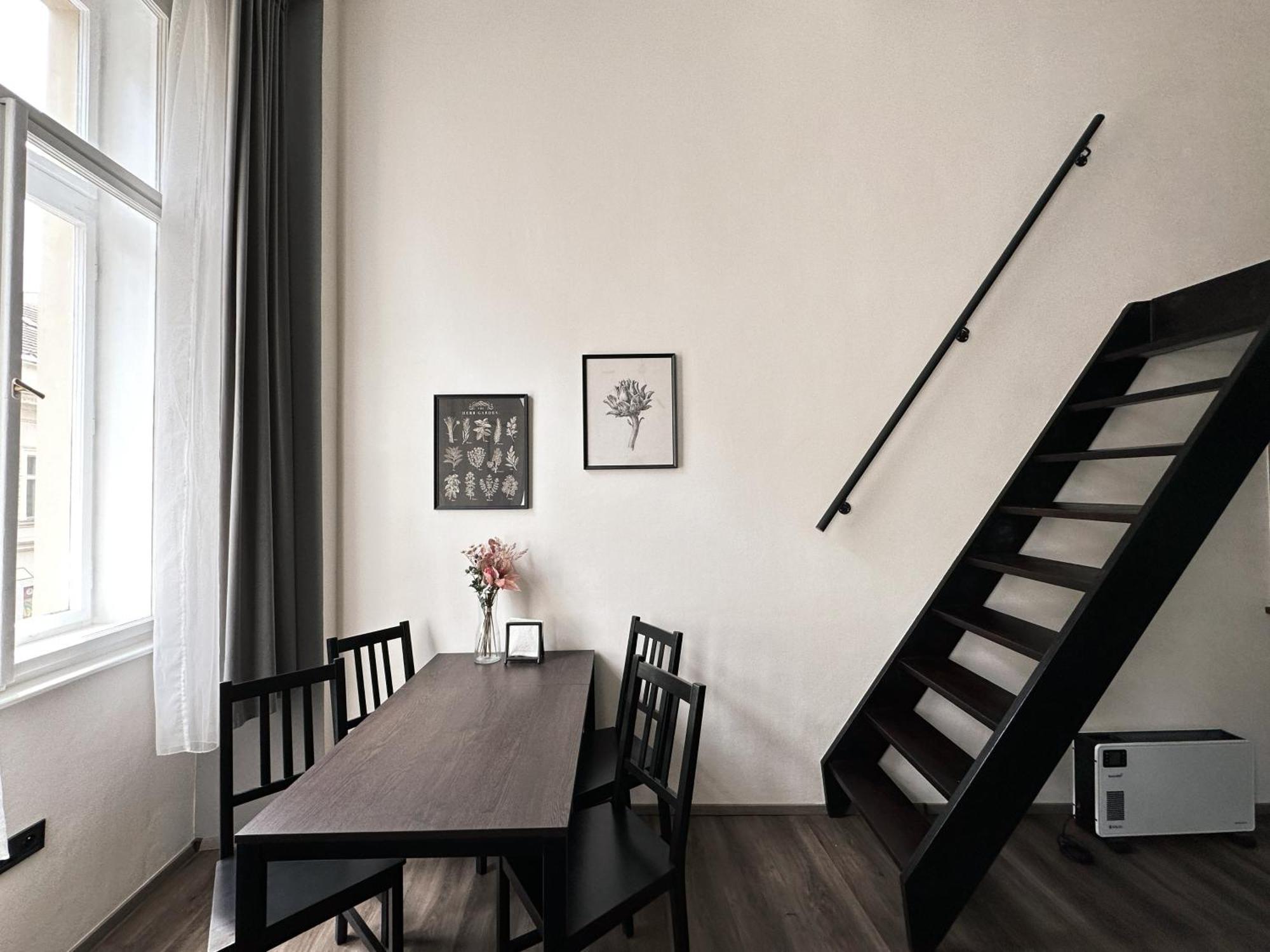 Contemporary Jindrisska Apartment Praha Bagian luar foto