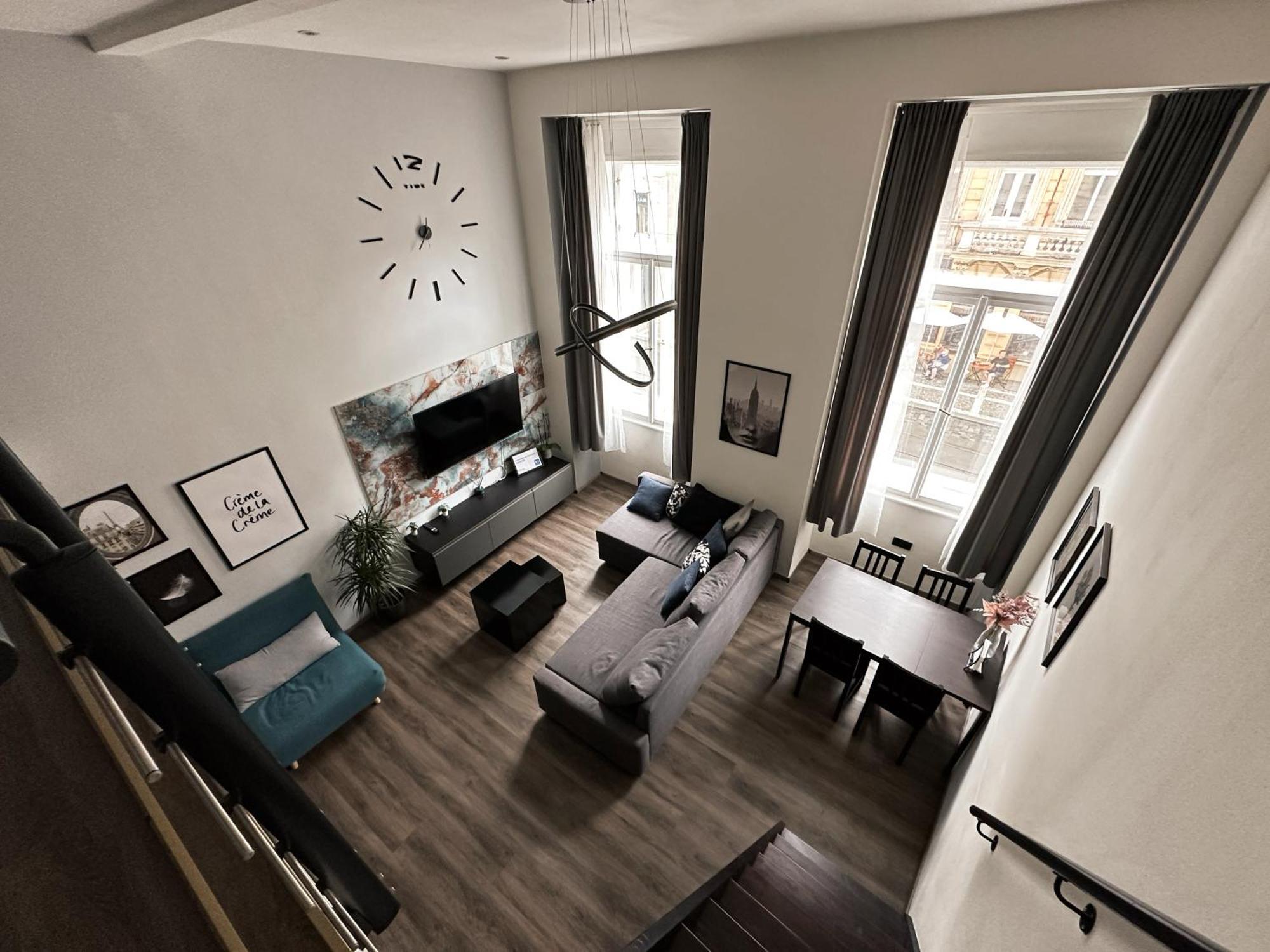Contemporary Jindrisska Apartment Praha Bagian luar foto